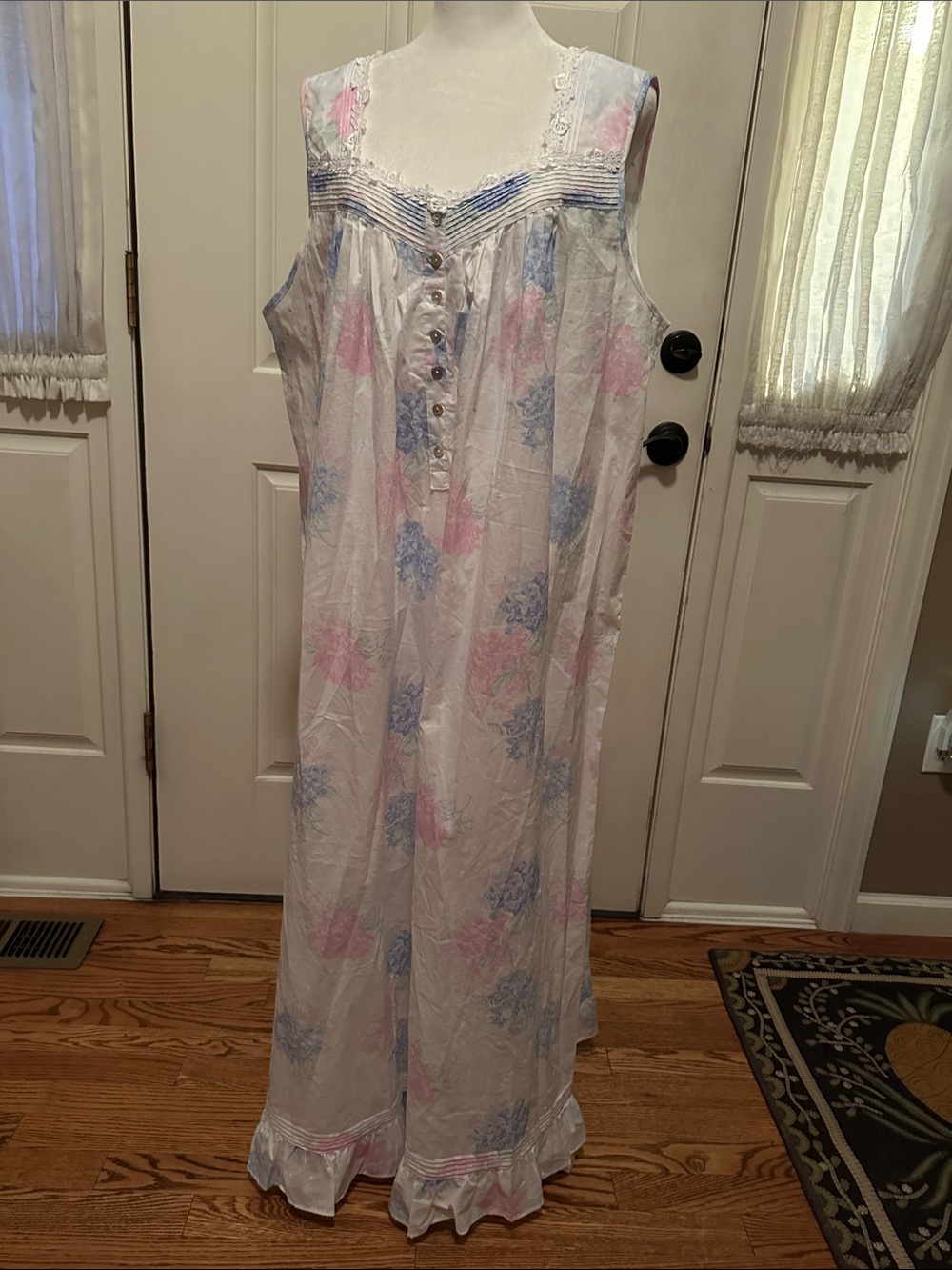Eileen West White Sleeveless Long Nightgown with Pink & Blue Floral NWT XL